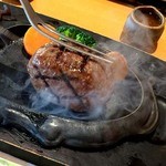 さわやか 掛川インター店 - 250ｇのげんこつハンバーグ。ころんとるまるしたハンバーグが到着～！