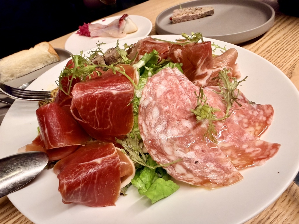 写真 2ページ目 : ポワン・エ・リーニュ 東京ミッドタウン八重洲店