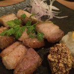 kanzekoshitsuizakayakunseikoubou - 豚ばらベーコンの燻製