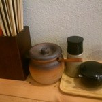 兼虎 - テーブルセットです。