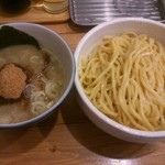 「濃厚つけ麺」（８００円）