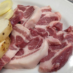みょうが屋 - 見てわかる明らかに濃い六白黒豚肩ロース