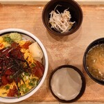 築地食堂 源ちゃん - 料理写真:海鮮あられ丼1,089円