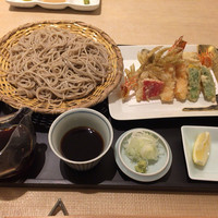 丸の内一丁目 しち十二候 - 