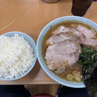 横浜らーめん 武蔵家_1