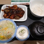 松屋 - 料理写真:豚と茄子の辛味噌炒め定食