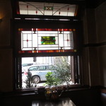 コーヒーハウス かこ - ステンドグラスの窓がオシャレですね♪