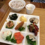 アブルボア - 日替お惣菜9種盛り定食（880円）