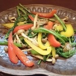 GotZA - 空芯菜とパプリカのガーリック炒め