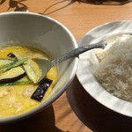 マウンテン＊マウンテン - グリーンカレー旨し！＆辛し