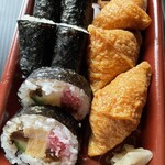 ちよだ鮨 - 料理写真:助六寿司539円