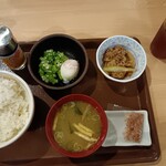 すき家 - 料理写真:牛まぜのっけ朝食・430円