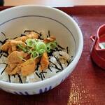 なか卯 - 料理写真:小うに丼(980円)
