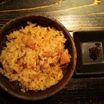 『炊き込みご飯』！具材は、鶏肉とゴボウだけといたってシンプル！！醬油出汁で味付けされている～♪(^o^)丿
