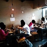 山元麺蔵 - 『山元麺蔵』さんの４人掛けテーブル席の様子～♪(^o^)丿