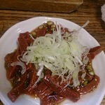 もつ焼きおとんば - チレユッケ