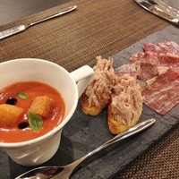 エリタージュ - ガスパチョ、豚のリエット、ハモンハブーゴ