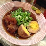 長浜満月 - 煮込み(750)：煮詰まっていたのか相当しょっぺぇ味でした