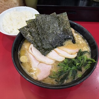 ラーメン 杉田家_0