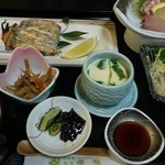 満潮 - 何の衒いもありませんが、一品一品が美味い。