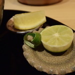 天麩羅　吉祥 - 檸檬と酢橘はお好みで使用してほしい