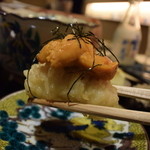 天麩羅　吉祥 - 鱧の天ぷらに雲丹を乗せるという贅沢な一品♪