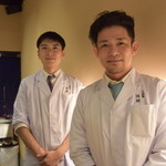 天麩羅　吉祥 - 熊谷オーナー（右）とスタッフの森さん。