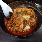 旨辛タンメン 荒木屋 - 冷し味噌野菜つけ汁。一見すると麺が入っているようで完成された単品に思える。