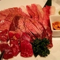 焼肉トラジ PARAM カレッタ汐留店 - スペシャルトラジ盛り