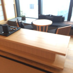 アマン東京 - せり出す前