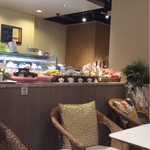 エンジェルビー - クッションが可愛い店内