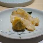 鮨処 有馬 - つぶ貝のヅケ