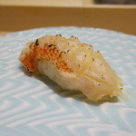 鮨処 有馬 - 軽く炙ったキンキ