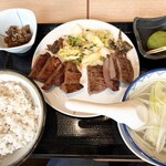 牛たん炭焼利久 - 料理写真: