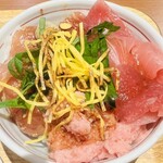 ベッセルイン心斎橋 - 料理写真:まぐろ丼