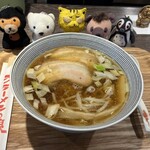アノラーメンの娘 - 料理写真:醤油ラーメン　900円(税込)