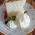 ロンネフェルト ティーハウス松江 - シフォン（プレーン）５５０円