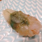 鮨処 有馬 - ①牡丹海老…噴火湾産で味噌を添えて頂く。濃厚味噌とぷりぷり弾力ある食感が最高。