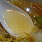 麺屋 雪風 - 鶏がらを煮込んだ清湯(チンタン)スープ