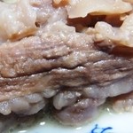 Maruzen Shokunikuten - 自宅にて。おでんのスジ肉アップ。とても柔らかくて美味い。安い、質が良い、そして美味い。お店レベルの牛スジ肉。（＾＾）