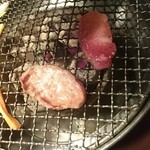 焼肉 ホルモン道場 闇市肉酒場 - 炭火です☆