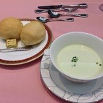 ベルコンテス - 冷製えだ豆スープとコンソメジュレ