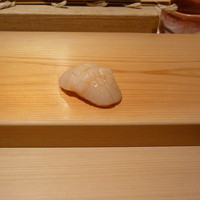 江戸前鮓 すし通 - 絶品ぽってりホタテ（握り）15.3