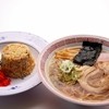 谷村パーキングエリア（下り） フードコート - 料理写真:鶏がらベースの醤油スープがちじれ麺によくからむ、大人気ラーメンと半チャーハンのお得なセット。