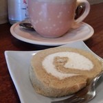 夢や - デザートのロールケーキ