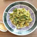 鎌倉パスタ - 料理写真:ジェノベーゼ ペコリーノ添え(フェトチーネ)