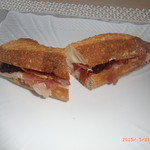 アルチザン・ブーランジェ・クピド - サンドイッチ（生ハム×プルーン）