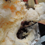 大阪浪花家 - 掘り進んでいくと、底の部分にはコーヒーゼリーと粒あんが出てきた。