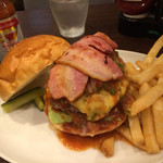 Cafe＆Diner KHB - 【2015.5月追加】サルサベーコンチーズバーガー（1050円）