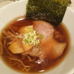 羊と狼 - 醤油ラーメン